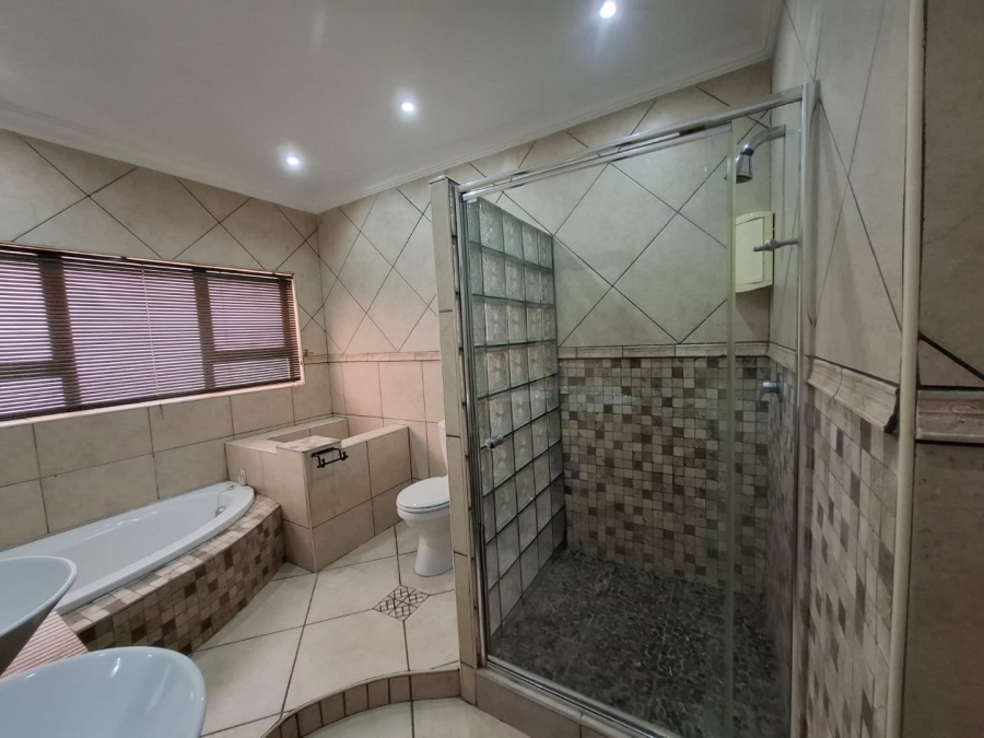 4 Bedroom Property for Sale in Safari Gardens North West